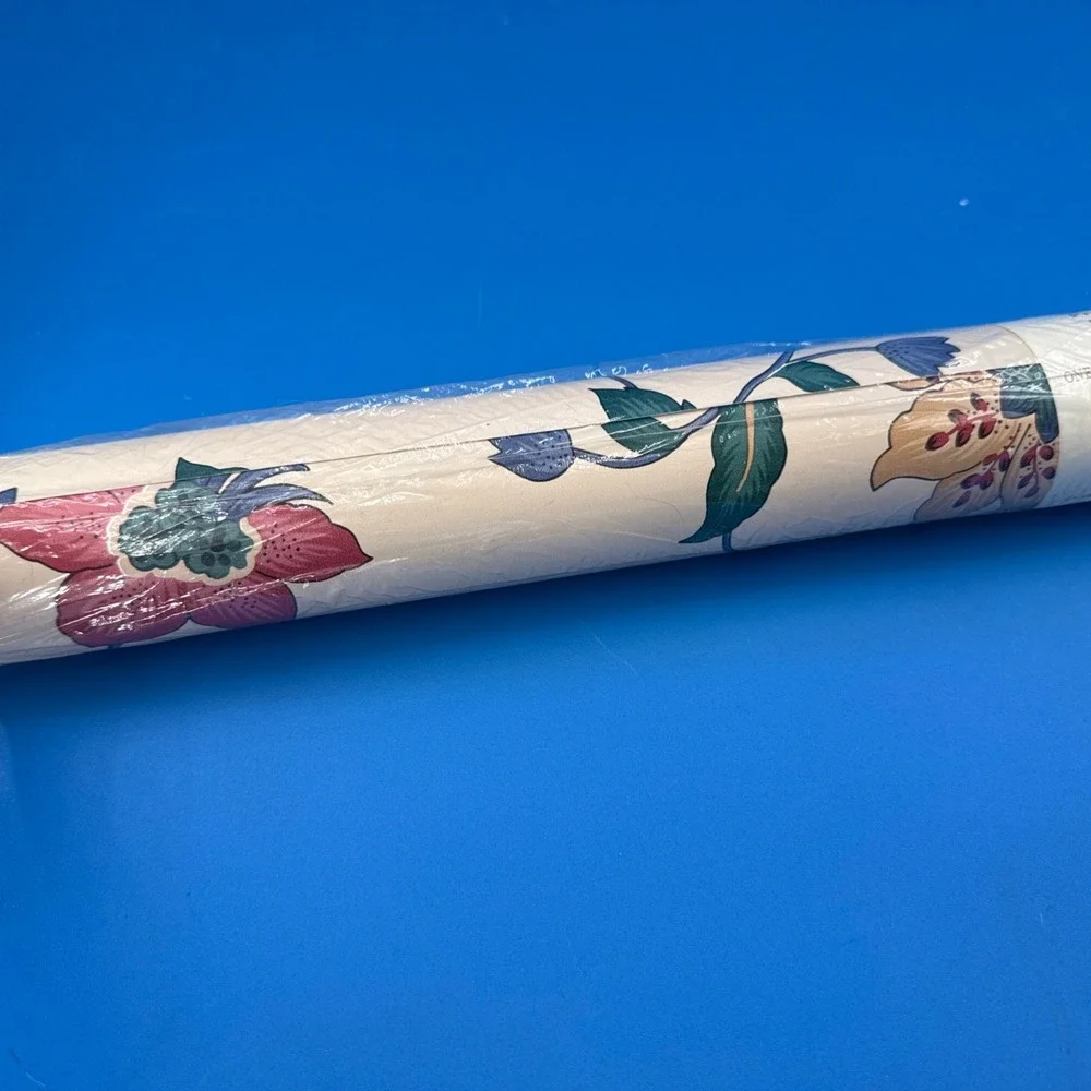 Waverly Wallpaper One Double Roll Prepasted Floral Pattern #555371 Run 36
